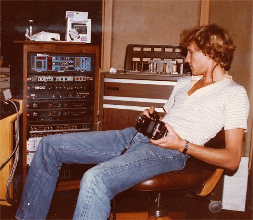 Mark (photographer) at Rollingwood during Housewives Choice recording session